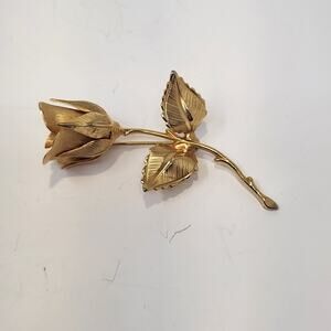 Giovanni Rosebud Rose Brooch Pin Textured Gold Tone Single Flower Romantic Love